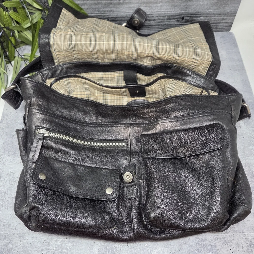 Fossil Defender Black Laptop Bag Satchel Crossbody Adjustable Shoulder Strap
